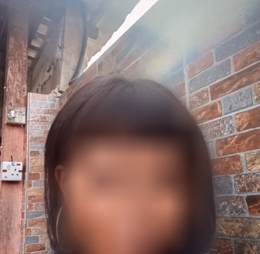 Amber, 30